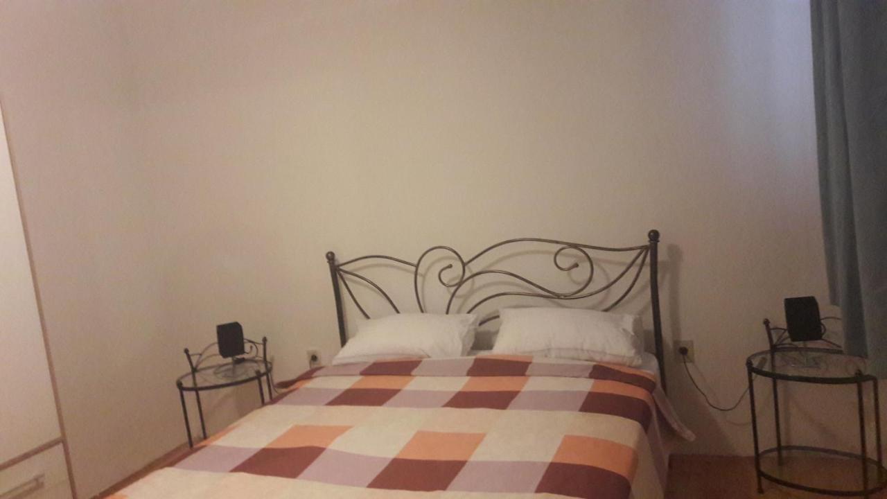 Apartment Piranhe Esterno foto